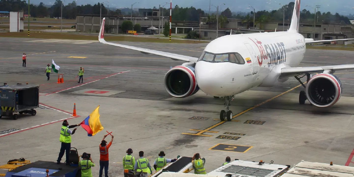 Gobierno del Cambio celebra el crecimiento del mercado aéreo. La aerolínea JetSmart inició operaciones con 8 rutas nacionales