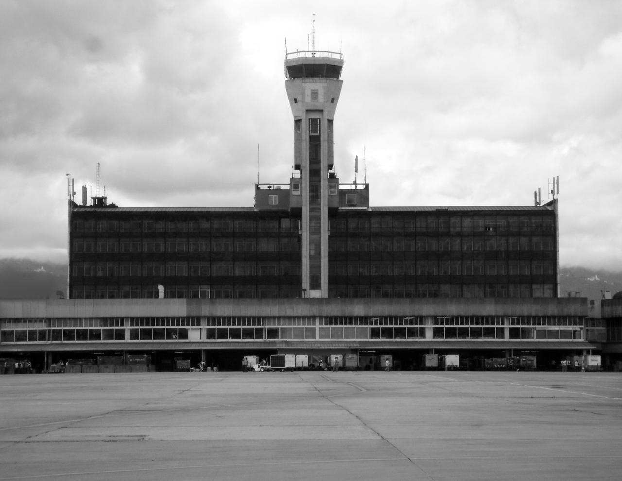 Fotografía del Edificio antiguo de la Aeronáutica Civil 