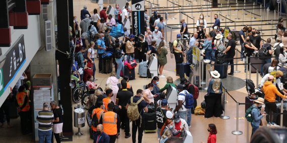 Fotografía de Pasajeros en aeropuerto