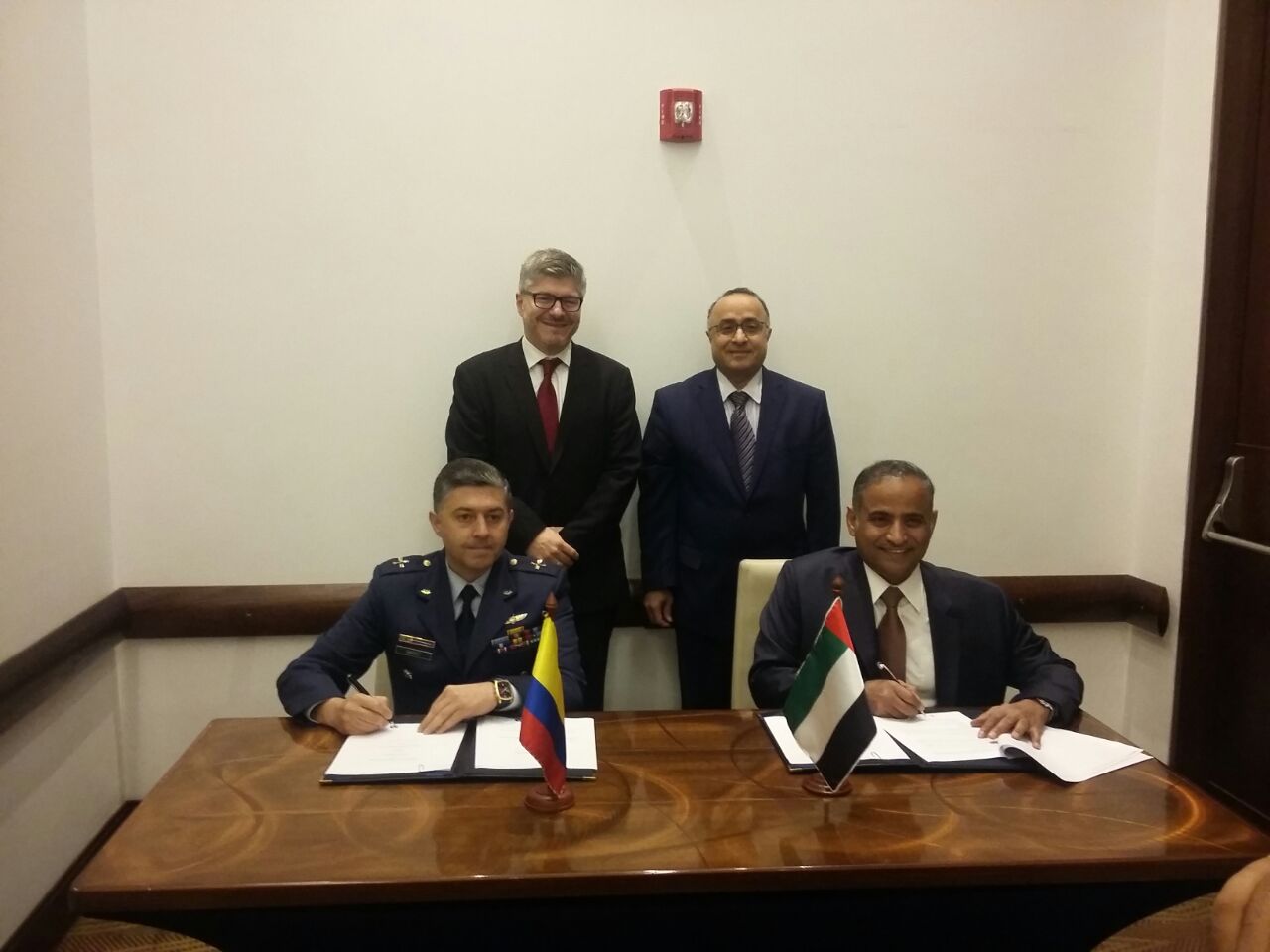 Colombia y Emiratos Árabes Unidos firman Acuerdo de Cooperación Técnica en aviación civil