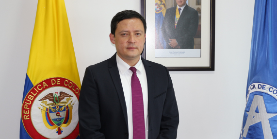 Fotografía de Francisco Ospina Ramírez como nuevo director encargado de la Unidad Especial de la Aeronáutica Civil de Colombia.