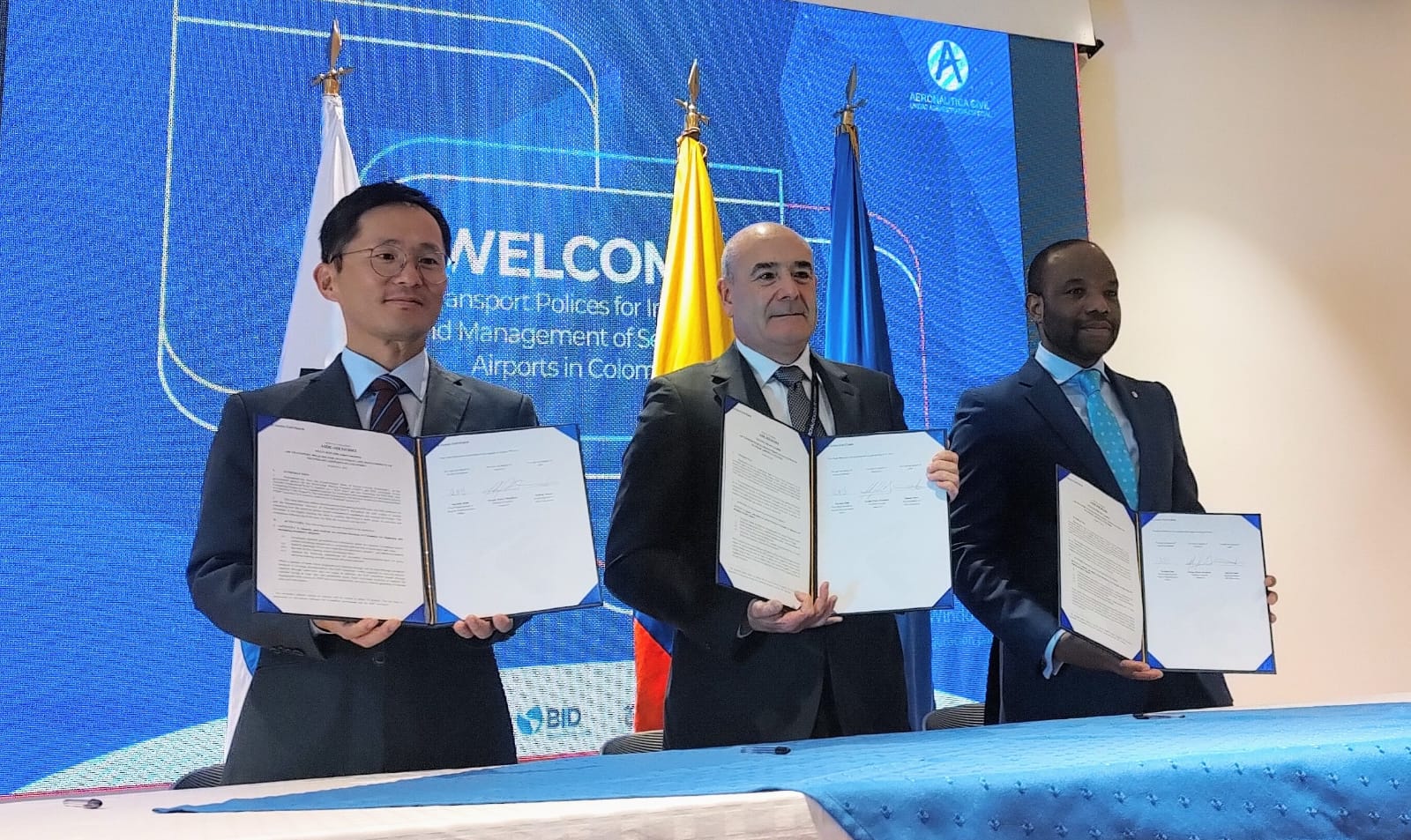 Colombia y Corea se unen para fortalecer el sistema aeroportuario del pais