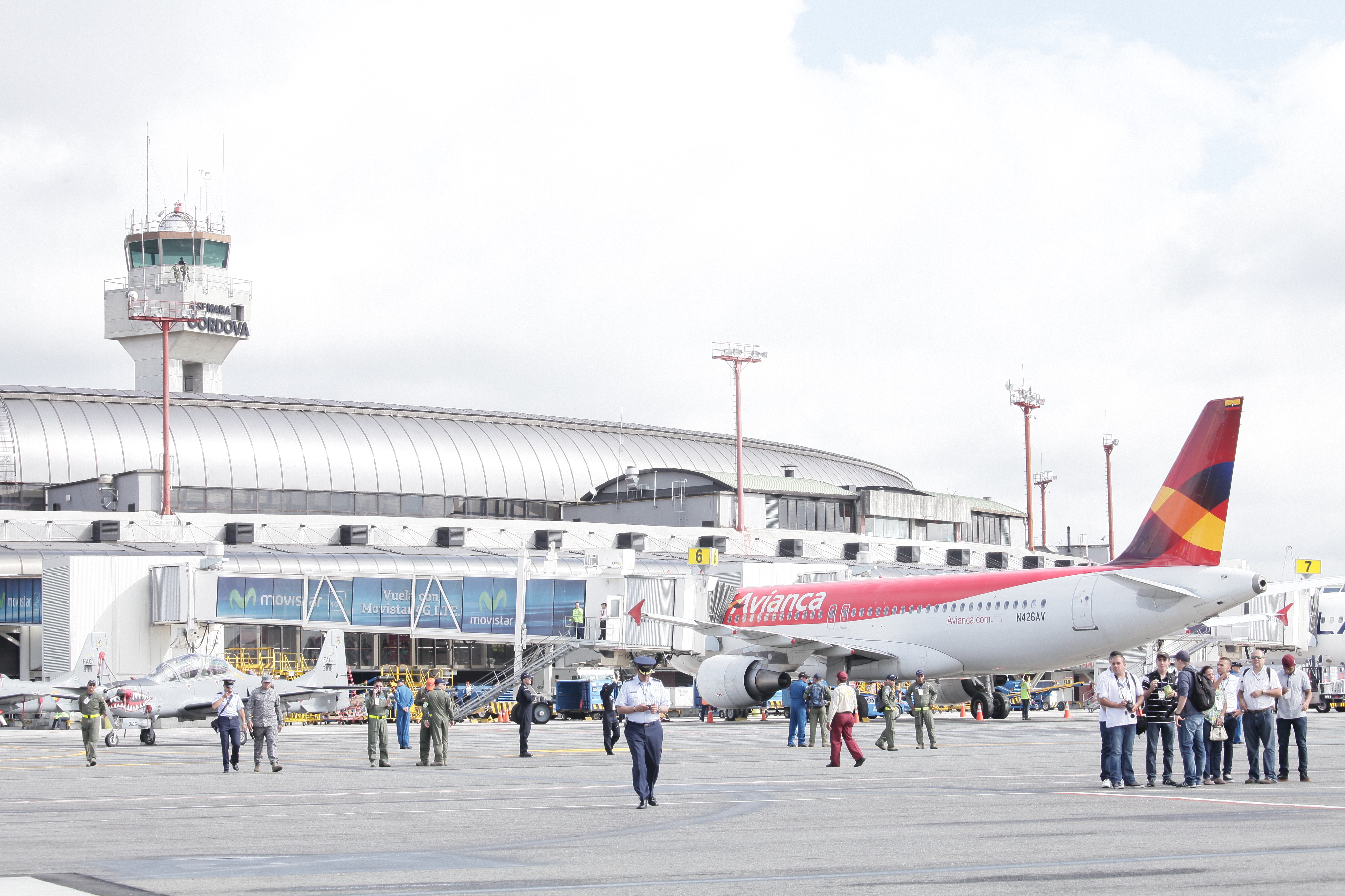 El transporte aéreo impulsa la reactivación económica de Antioquia