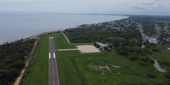 fotografía aérea de pista aeropuerto Golfo de Morrosquillo de Tolú-100