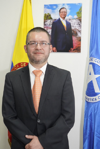 Fotografía del José Augusto Ramírez Díaz, Secretario del Centro de Estudios Aeronáuticos